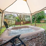 Holiday home *c.sani* Setup For Your Relaxed & Amazing + Free Parking + Free Fast Wifi * *