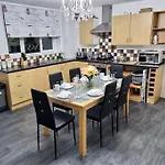 Holiday home *c.sani* Setup For Your Relaxed & Amazing + Free Parking + Free Fast Wifi * *