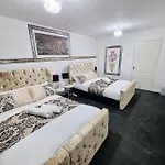 Holiday home *c.sani* Setup For Your Relaxed & Amazing + Free Parking + Free Fast Wifi * *