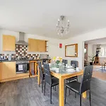 Holiday home *c.sani* Setup For Your Relaxed & Amazing + Free Parking + Free Fast Wifi * *