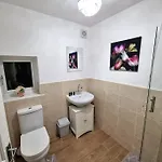 *c.sani* Setup For Your Relaxed & Amazing + Free Parking + Free Fast Wifi * Holiday home Leeds (West Yorkshire)