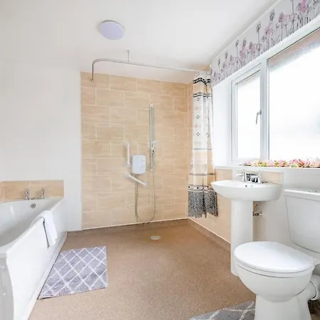 *c.sani* Setup For Your Relaxed & Amazing + Free Parking + Free Fast Wifi * Holiday home Leeds (West Yorkshire)