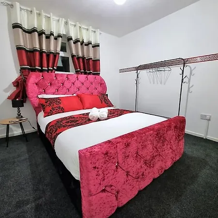 *c.sani* Setup For Your Relaxed & Amazing + Free Parking + Free Fast Wifi * * Leeds (West Yorkshire)