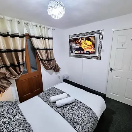 *c.sani* Setup For Your Relaxed & Amazing + Free Parking + Free Fast Wifi * Holiday home Leeds (West Yorkshire)