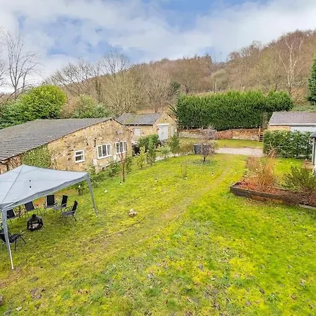 Holiday home *c.sani* Setup For Your Relaxed & Amazing + Free Parking + Free Fast Wifi * Leeds (West Yorkshire)