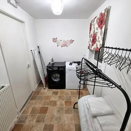 *c.sani* Setup For Your Relaxed & Amazing + Free Parking + Free Fast Wifi * Leeds (West Yorkshire)
