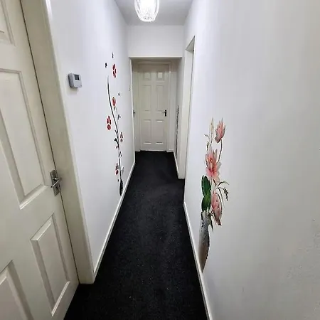 Holiday home *c.sani* Setup For Your Relaxed & Amazing + Free Parking + Free Fast Wifi * Leeds (West Yorkshire)