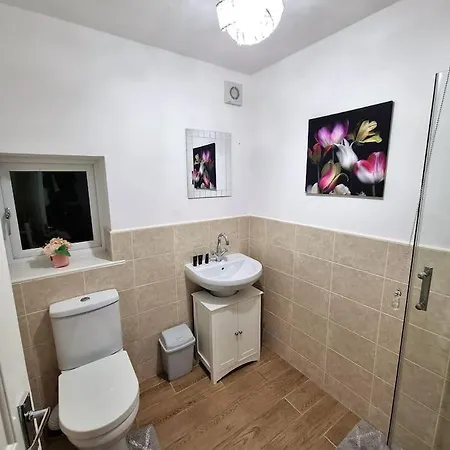 *c.sani* Setup For Your Relaxed & Amazing + Free Parking + Free Fast Wifi * Feriehus Leeds (West Yorkshire)