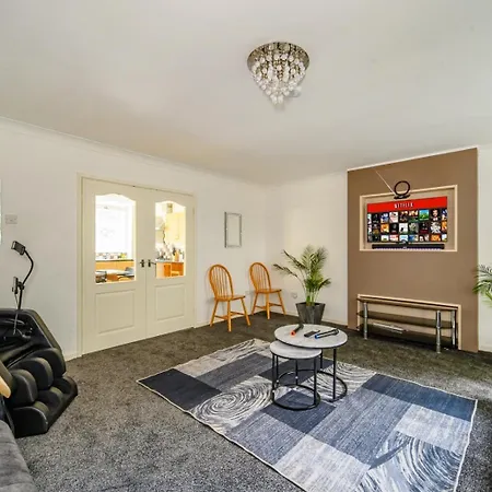 *c.sani* Setup For Your Relaxed & Amazing + Free Parking + Free Fast Wifi * 利兹