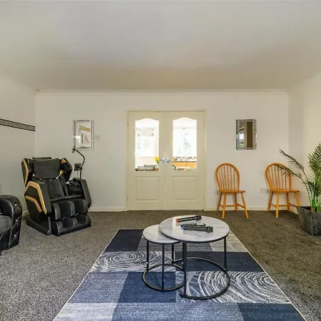 Farm - Self-Contained Home Near City Centre *