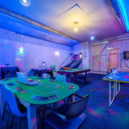 *c.sani* Setup For Your Relaxed & Amazing + Free Parking + Free Fast Wifi * בית נופש לידס