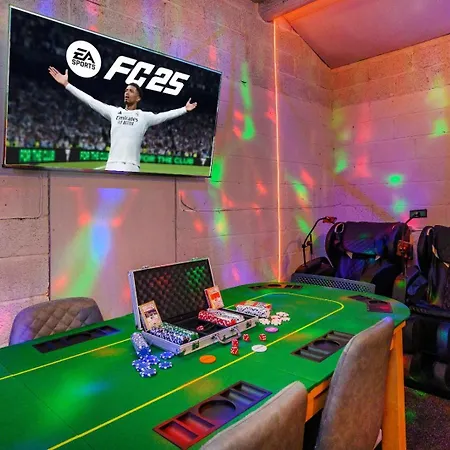Feriehus *c.sani* Setup For Your Relaxed & Amazing + Free Parking + Free Fast Wifi * Leeds (West Yorkshire)