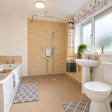 Farm - Self-Contained Home Near City Centre * Leeds (West Yorkshire)