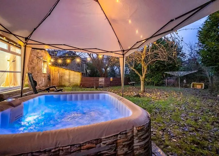 *c.sani* Setup For Your Relaxed & Amazing + Free Parking + Free Fast Wifi * بيت للعطل