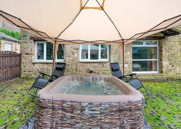 *c.sani* Setup For Your Relaxed & Amazing + Free Parking + Free Fast Wifi * ليدز