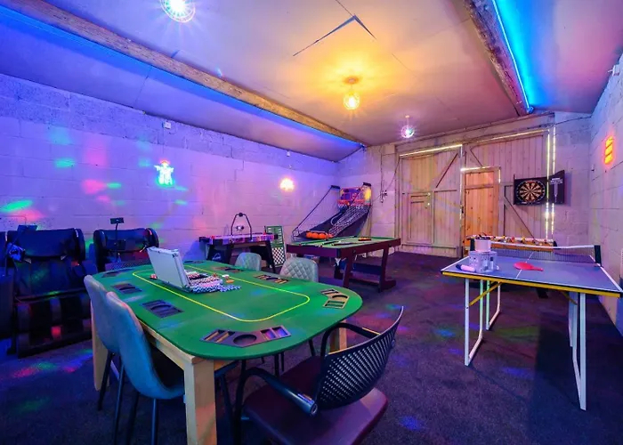 *c.sani* Setup For Your Relaxed & Amazing + Free Parking + Free Fast Wifi * بيت للعطل