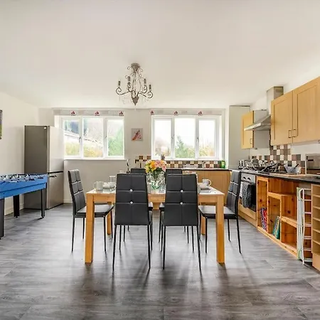 *c.sani* Setup For Your Relaxed & Amazing + Free Parking + Free Fast Wifi * Holiday home Leeds (West Yorkshire)