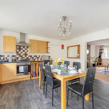 Holiday home *c.sani* Setup For Your Relaxed & Amazing + Free Parking + Free Fast Wifi * *