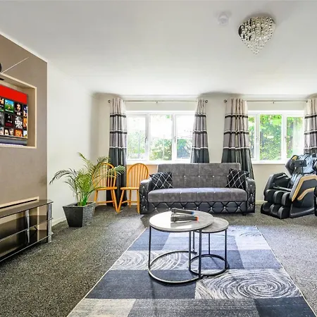 Holiday home *c.sani* Setup For Your Relaxed & Amazing + Free Parking + Free Fast Wifi * *