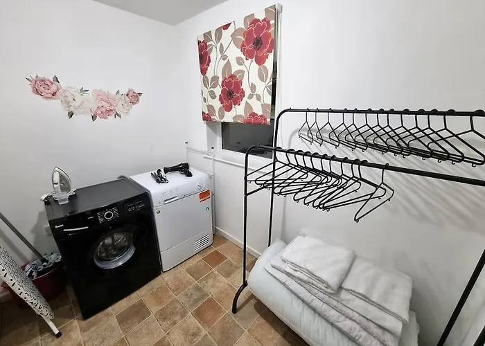 *c.sani* Setup For Your Relaxed & Amazing + Free Parking + Free Fast Wifi * * 利兹