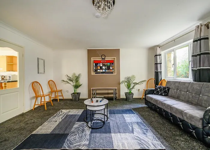 *c.sani* Setup For Your Relaxed & Amazing + Free Parking + Free Fast Wifi * 度假居 利兹